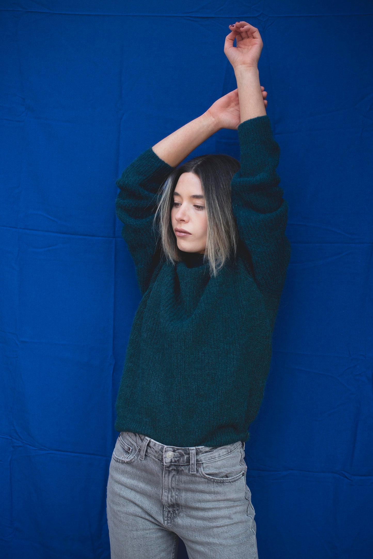 Sweater azul petroleo