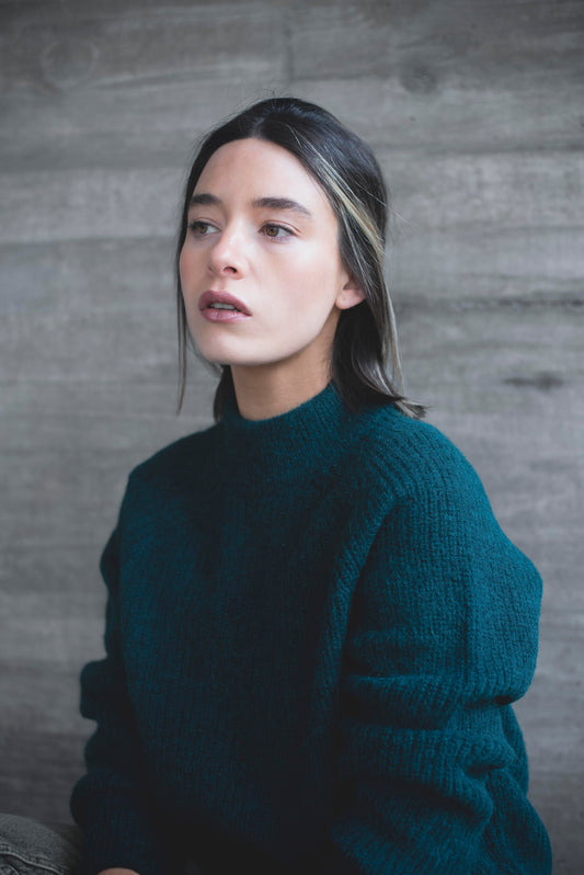 Sweater azul petroleo