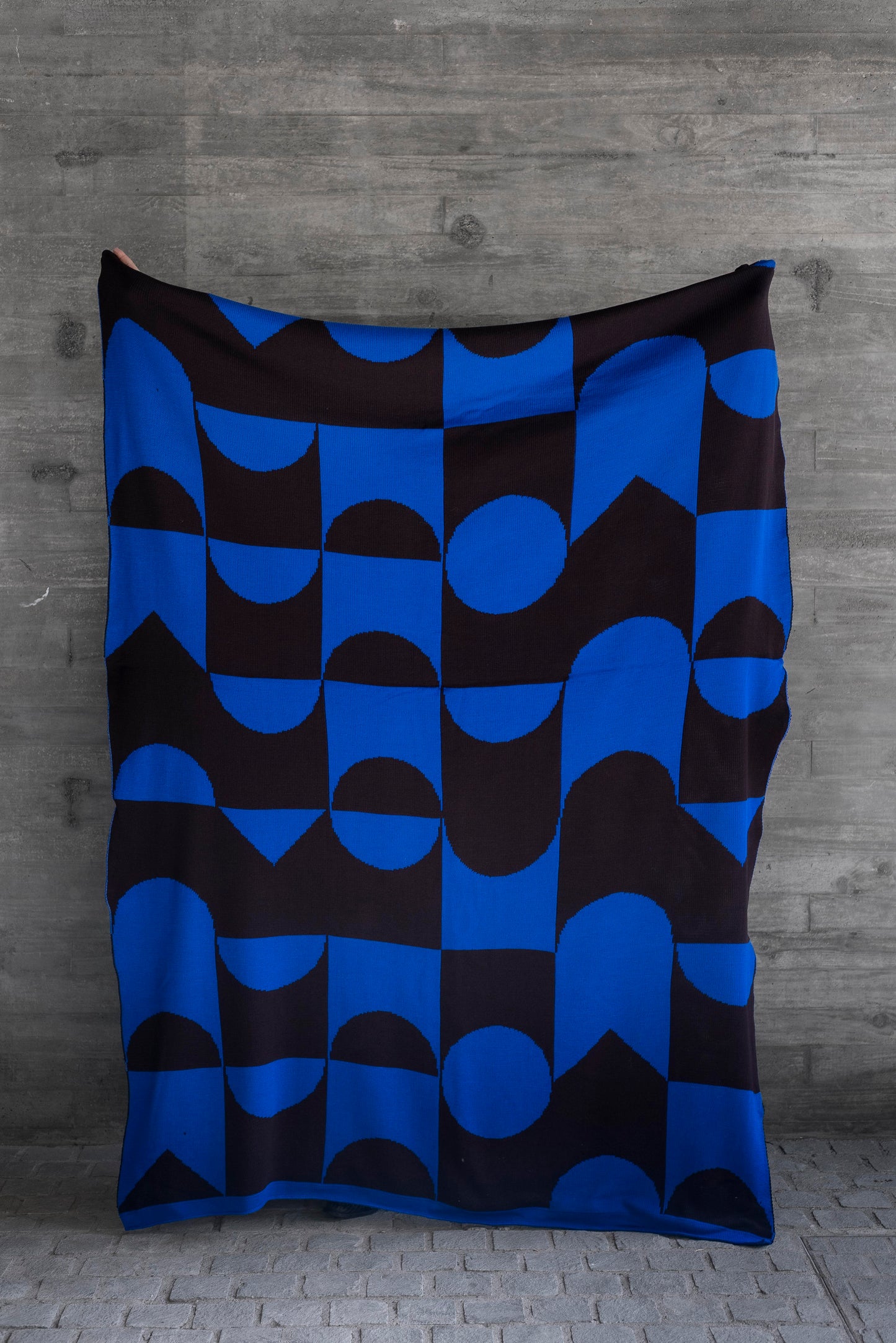 Manta Media Luna azulino y cafe oscuro