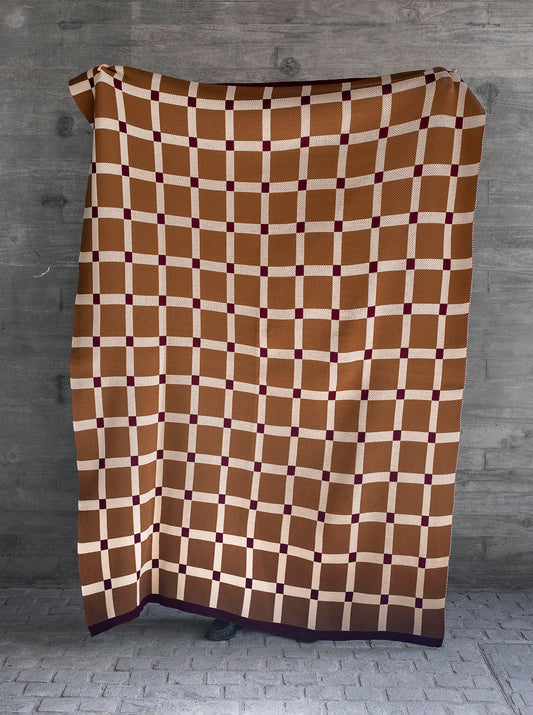 Manta Cuadrillé Camel y burdeo